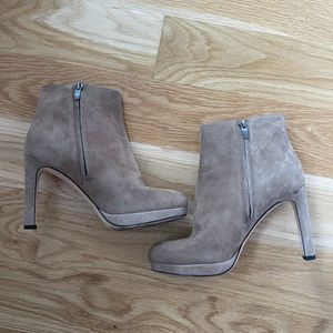 Via Spiga tan booties